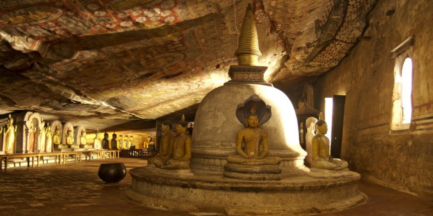 Det buddhistiske grottetempel i Sri Lanka